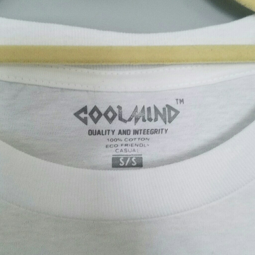 LAST ONE! 'More Issues Than Vogue' t-shirt - Picture 4 of 4